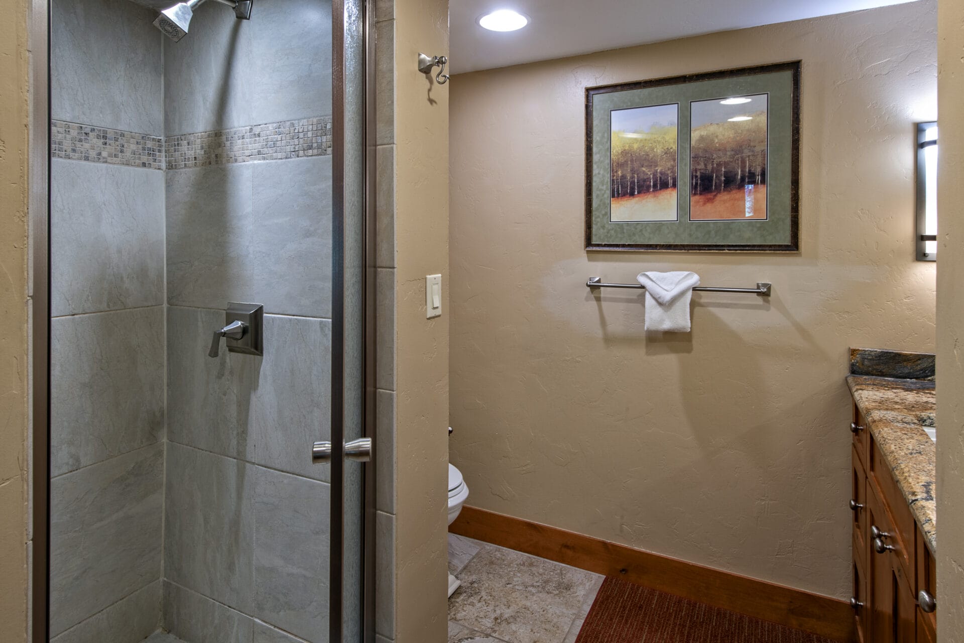 b4 one bedroom bathroom