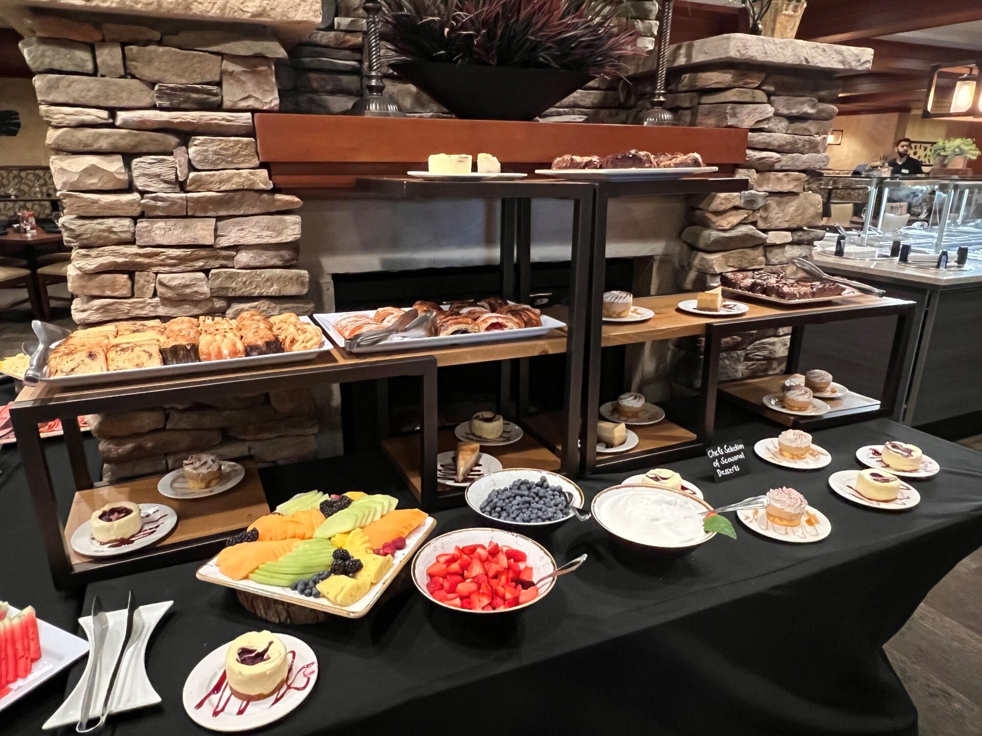 spencer&#039; sunday summer brunch display