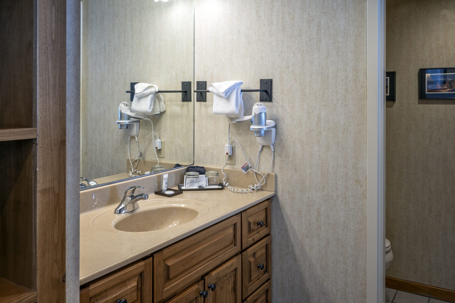 Building 4 one bedroom bathroom