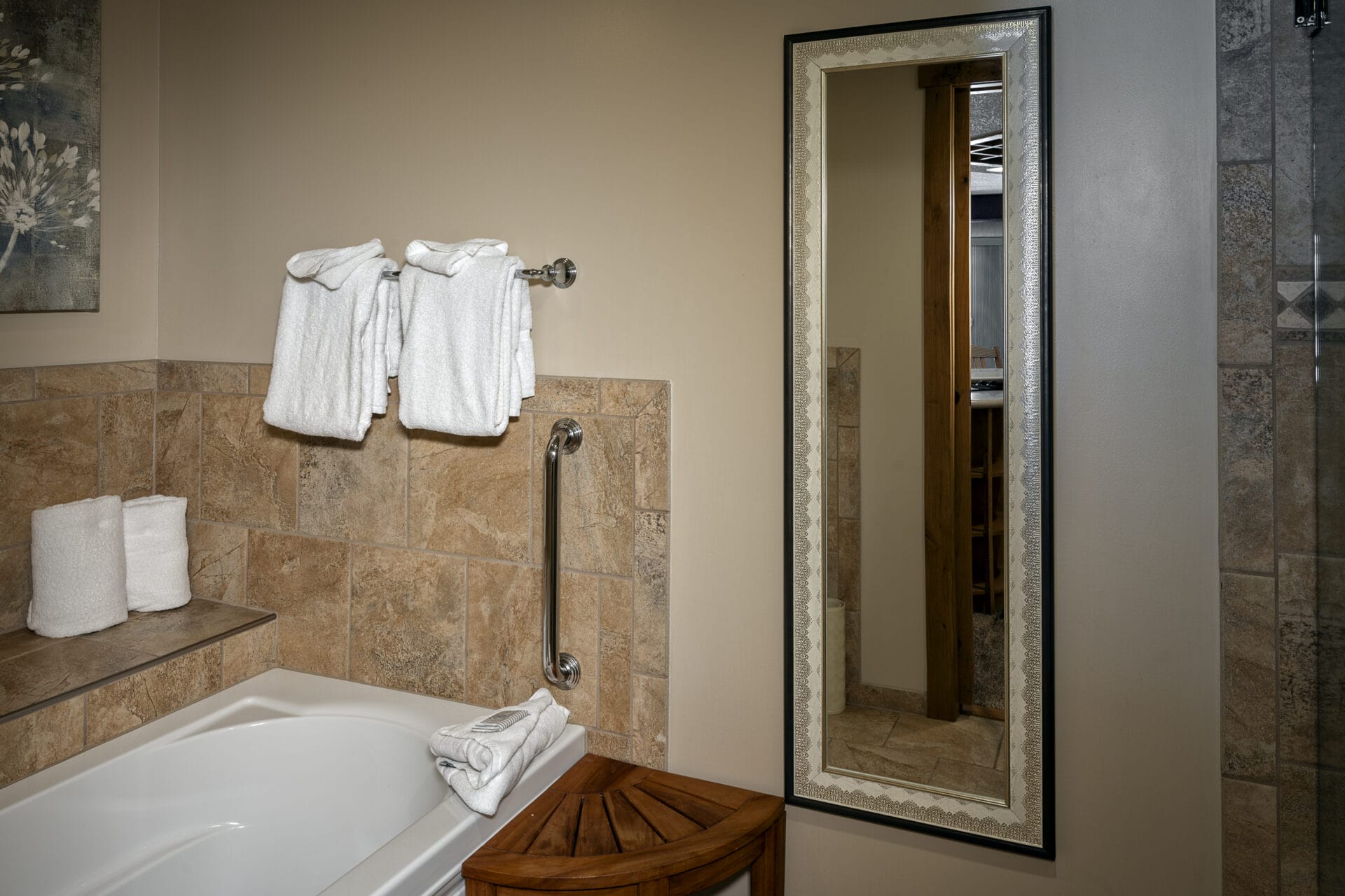 Building 4 one bedroom sit down bath