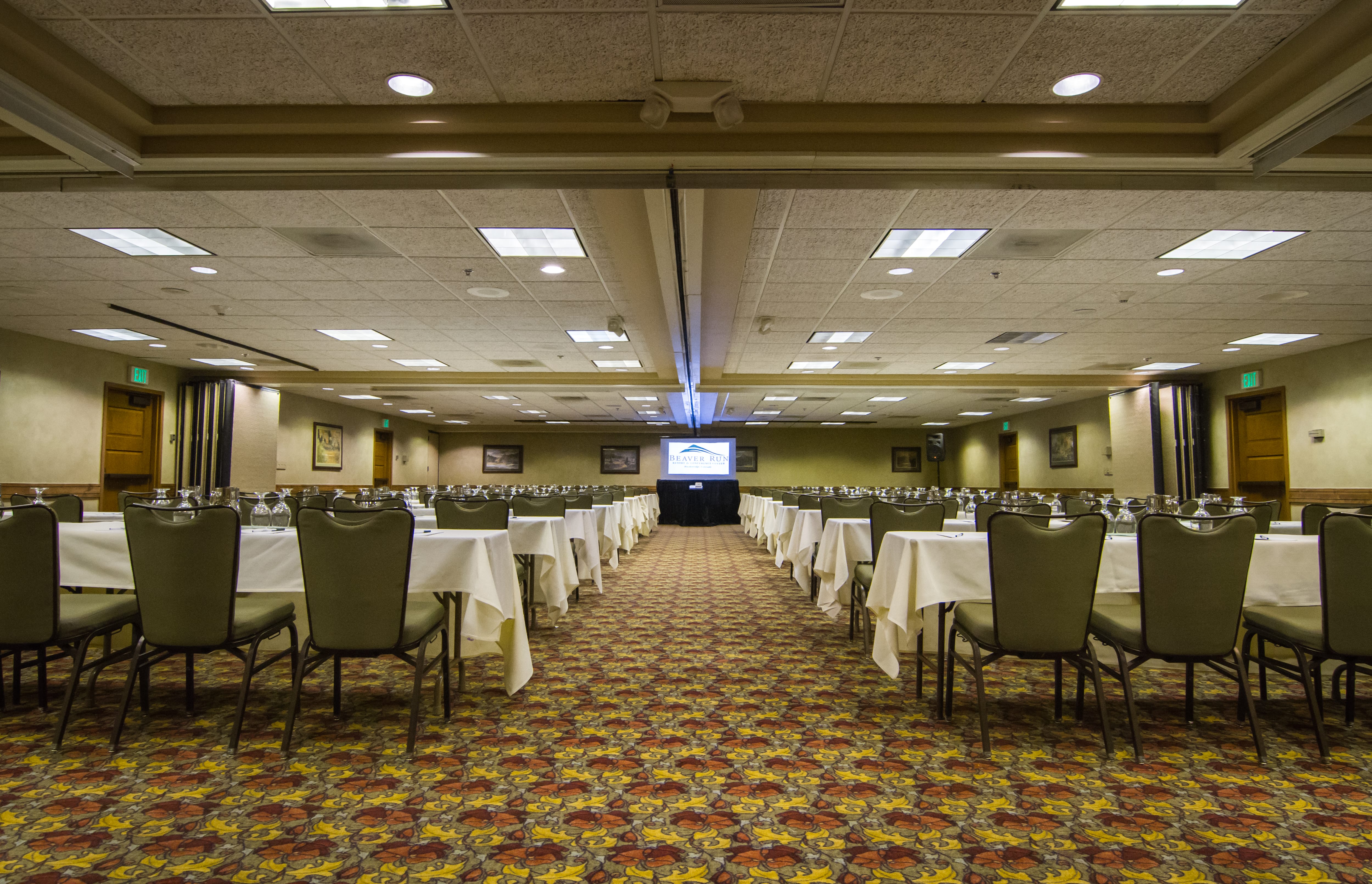 Summit Gallery Classroom Style