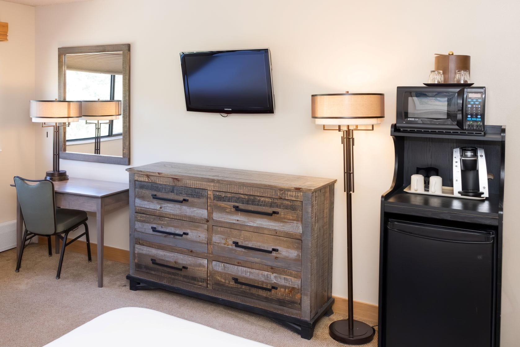 Hotel Room entertainment area