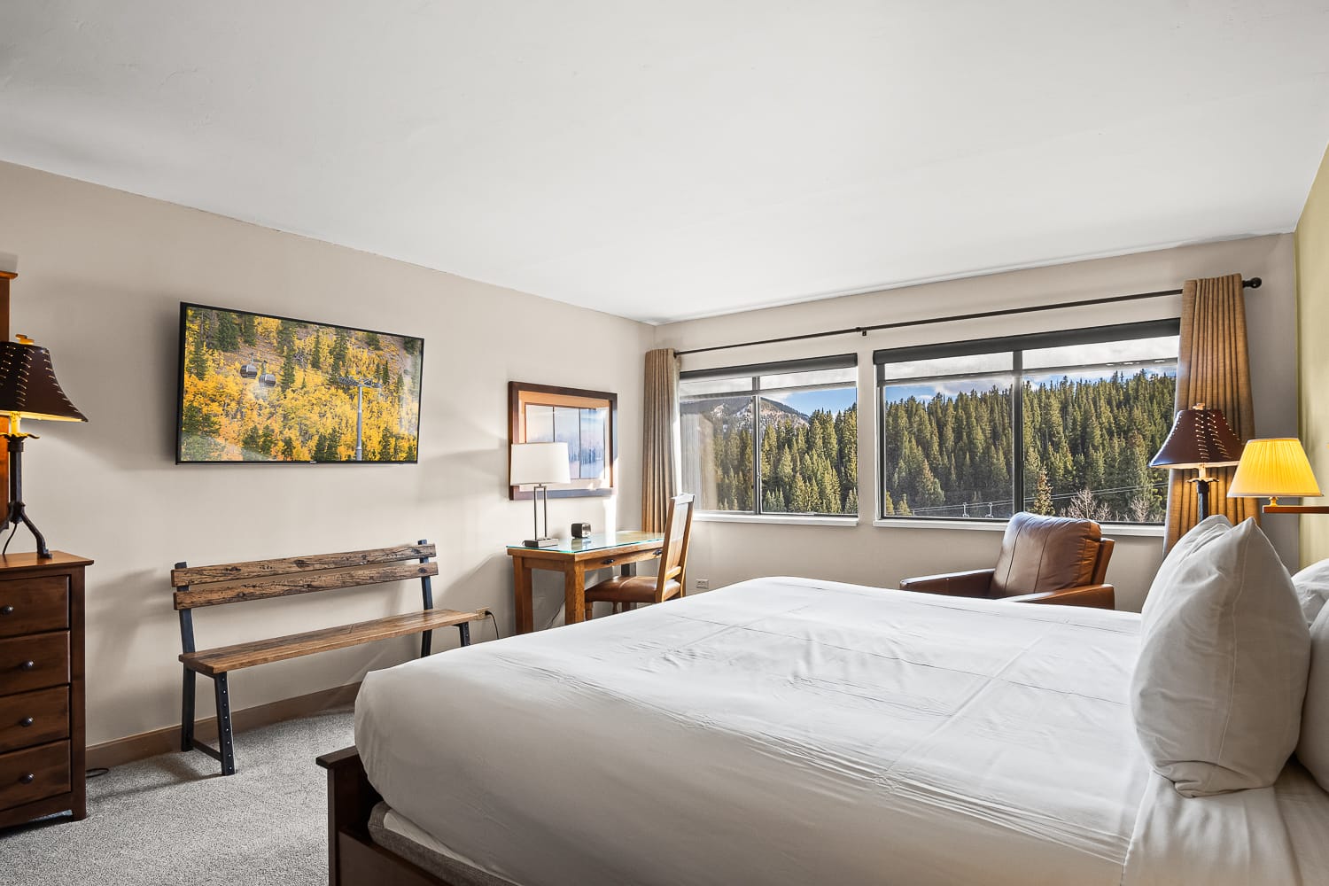 Alpenglow Suite bedroom