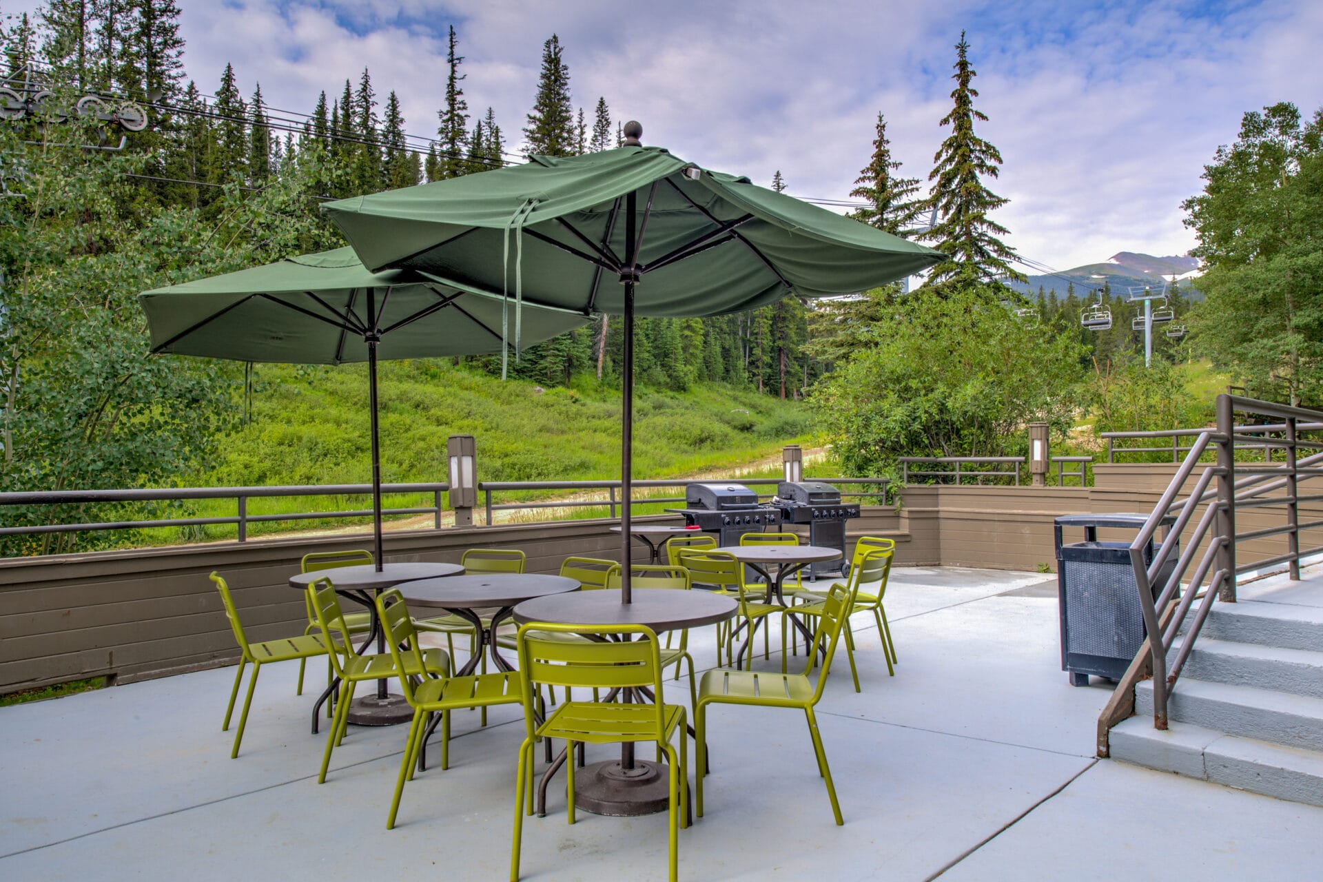 building 4 outdoor patio in the summer